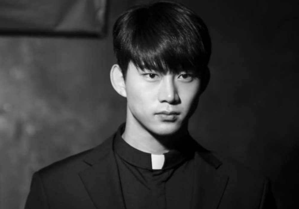 Taecyeon (2PM) nói anh rất vui khi đóng vai mục sư trong “House of the Disappeared”