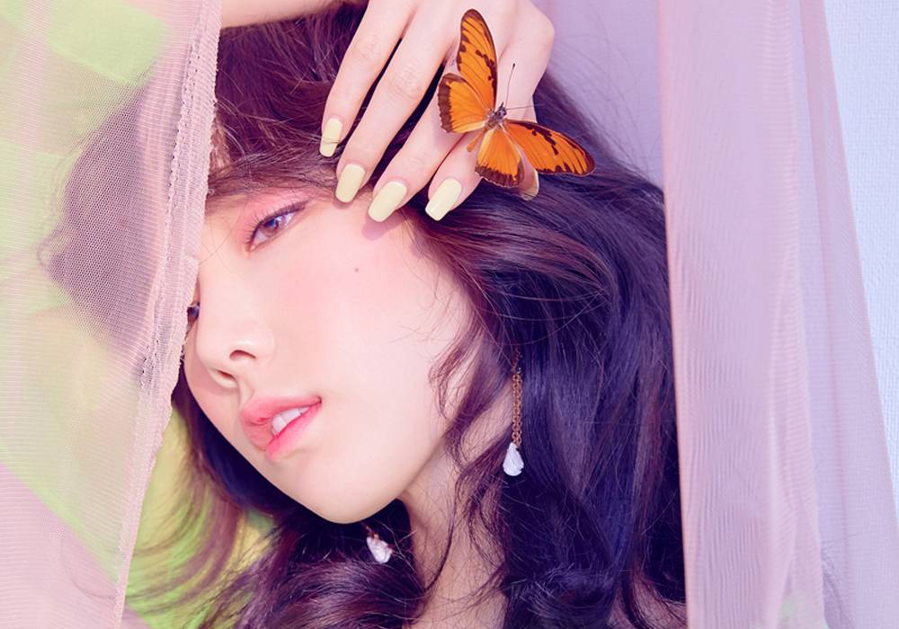 Vẻ đẹp của Taeyeon cùng với một con bướm trong trong các teaser hình ảnh mới cho MV ‘Make Me Love You’