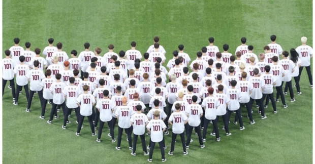 Produce 101 m&ugrave;a hai bị n&eacute;m đ&aacute; tơi bời v&igrave; nhảy live rời rạc