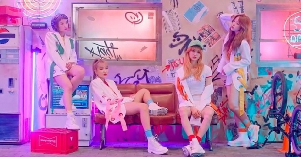 EXID tung cú mở màn comeback stage đầu tiên tại The Show