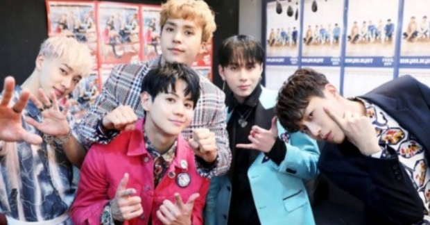 Dongwoon (Highlight) l&yacute; giải v&igrave; sao nh&oacute;m chọn t&ecirc;n mới hết sức gấp g&aacute;p