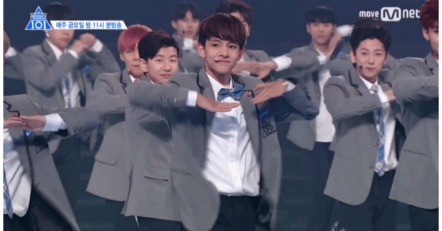 Produce 101 g&acirc;y tranh c&atilde;i v&igrave; c&aacute;ch đối xử với c&aacute;c th&iacute; sinh dựa tr&ecirc;n thứ tự xếp hạng