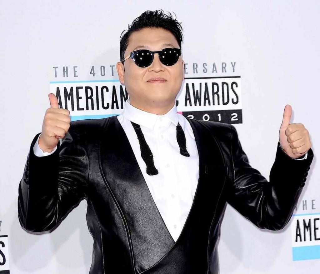 PSY chúc mừng BTS được đề cử giải Billboard Music Awards