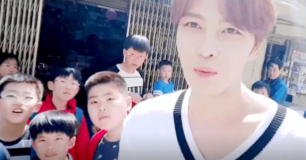 Học sinh tiểu học kh&ocirc;ng nhận ra Jaejoong, hỏi xem anh ấy c&oacute; phải l&agrave; một streamer trực tuyến kh&ocirc;ng