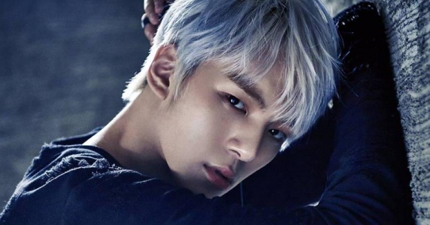 Minhyuk (Monsta X) và phản ứng siêu đáng yêu khi chứng kiến cảnh đụng chạm cơ thể trên sân khấu