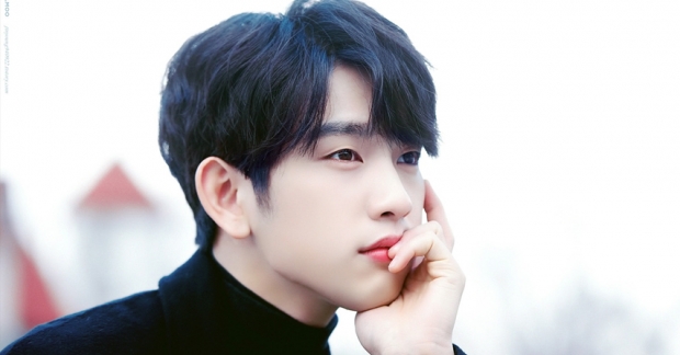 Jinyoung chọn trưởng nhóm Got7 là người anh cảm thấy gần gũi nhất