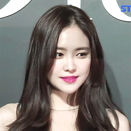 Pann: Hình ảnh của Son Naeun tại sự kiện của Dior