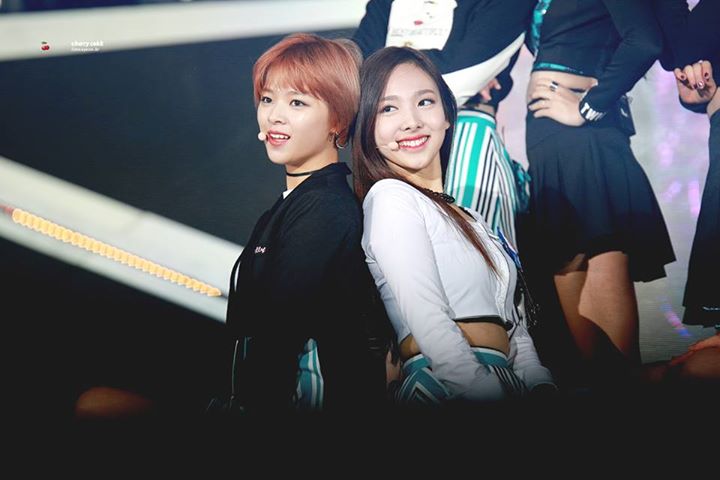 Pann: TWICE Nayeon và Jungyeon ngầu nhất quả đất