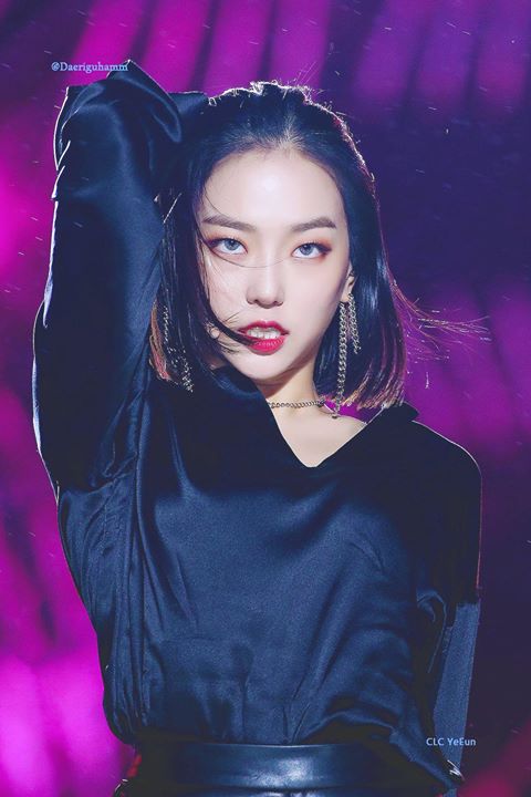 CLC Yeeun - thần th&aacute;i đối lập khi on stage v&agrave; l&uacute;c rehearsal
