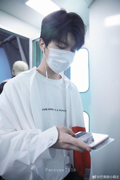 Nine Percent Phạm Thừa Thừa, em trai Phạm Băng Băng lộ ảnh nền màn hình điện thoại và playlist đang bật ca khúc “BODY” của WINNER Song Mino