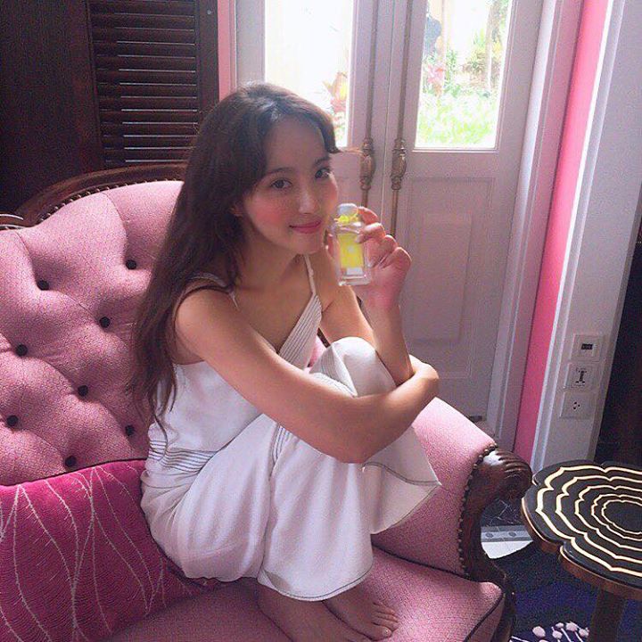 Nữ diễn viên FNC Jung Hye Sung (Mây họa ánh trăng, Manhole, Doubtful Victory..) đang có mặt tại resort 5 sao JW Marriot Phú Quốc Emerald Bay & Spa để chụp ảnh họa báo