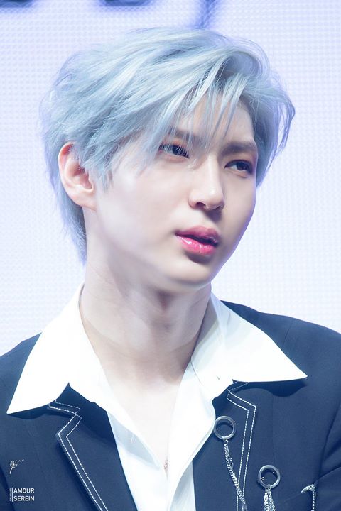 VIXX Leo để tóc xám