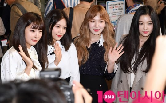 Bài báo: Red Velvet Irene, "Khán giả mỉm cười và vỗ tay khi tôi bị hụt hơi trong tiết mục tại Bình Nhưỡng" 