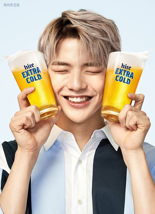 Bài báo: "Tuyển tập ngôi sao hàng đầu" Cuộc cạnh tranh của các người mẫu đồ uống có cồn, công thức hai-mẫu-đồng-thời đang lên ngôi 