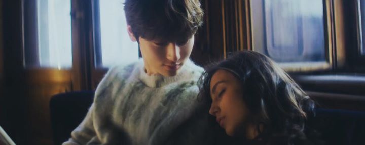 NU’EST Minhyun mơ giấc mộng về mối tình giữa chàng kỵ sĩ và nữ hoàng trong MV solo “UNIVERSE” 