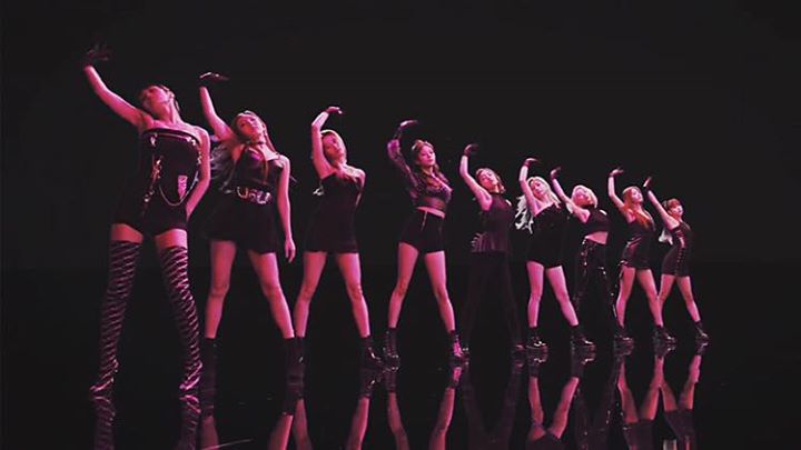 TWICE nhá hàng vũ đạo của ca khúc mới “FANCY”