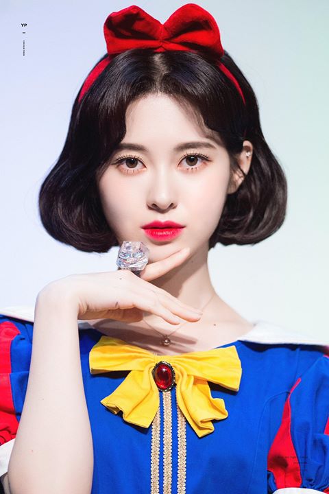 DIA Yebin hóa thành nàng Bạch Tuyết trong fansign