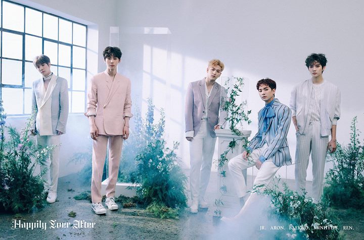 NU’EST tung ảnh teaser mang bầu không khí cổ tích huyền ảo, minh họa câu chuyện về 5 chàng kỵ sĩ ẩn chứa trong mini album vol.6 “HAPPILY EVER AFTER” 