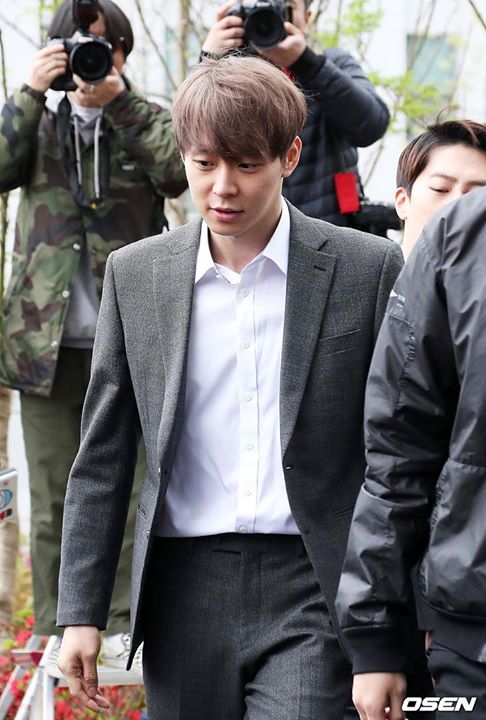 PARK YOOCHUN VẪN RẠNG RỠ ĐẾN BUỔI THẨM VẤN KIỂM TRA TÍNH HỢP LỆ CỦA LỆNH BẮT GIAM 