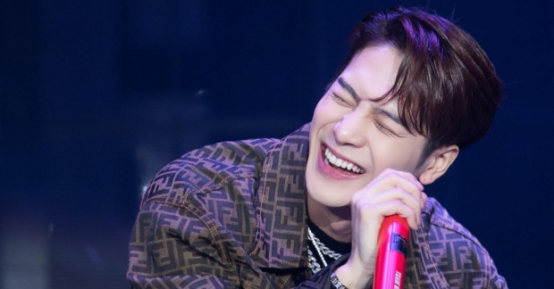 Loạt ảnh Dispatch: Jackson (GOT7) mê hoặc fan với vẻ đẹp nam tính trong fanmeeting Trung Quốc