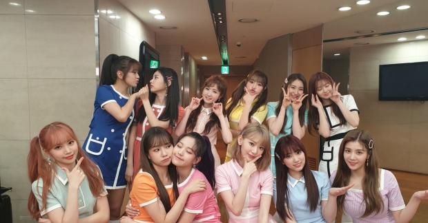 Vượt kỷ lục của Twice, IZONE trở thành nhóm nhạc nữ có doanh thu album "khủng" nhất tuần đầu phát hành 