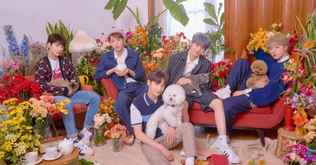 TXT tung teaser cực đáng yêu với thú cưng, sẵn sàng trở lại với MV mới toanh "Cat & Dog" 