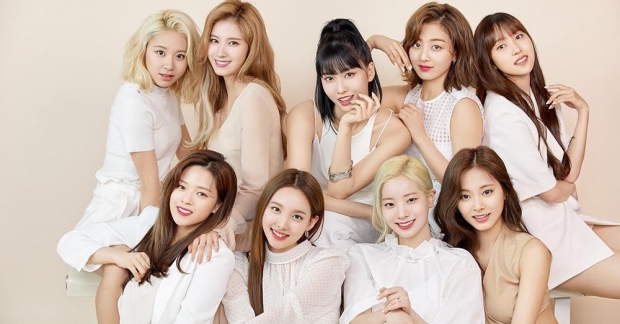 Loạt ảnh Twice cực xinh đẹp khi được chọn làm người mẫu đại diện cho Estée Lauder 