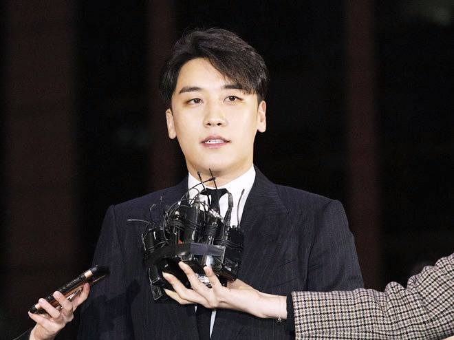 Bài báo: "Nghi vấn môi giới mại dâm của Seungri" 17 gái mại dâm bị điều tra... "Thừa nhận hành vi" ft. Thẻ tín dụng của YG Entertainment