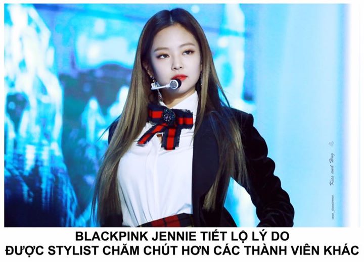 Trên một buổi phát sóng radio, BLACKPINK Rosé trả lời câu hỏi của DJ: “Các stylist tốn công sức để chọn quần áo cho chị Jennie hơn các thành viên còn lại. Em nghĩ vì Jennie là fashionista của nhóm, chị ấy thường dẫn đầu cả nhóm về phong cách thời trang, k