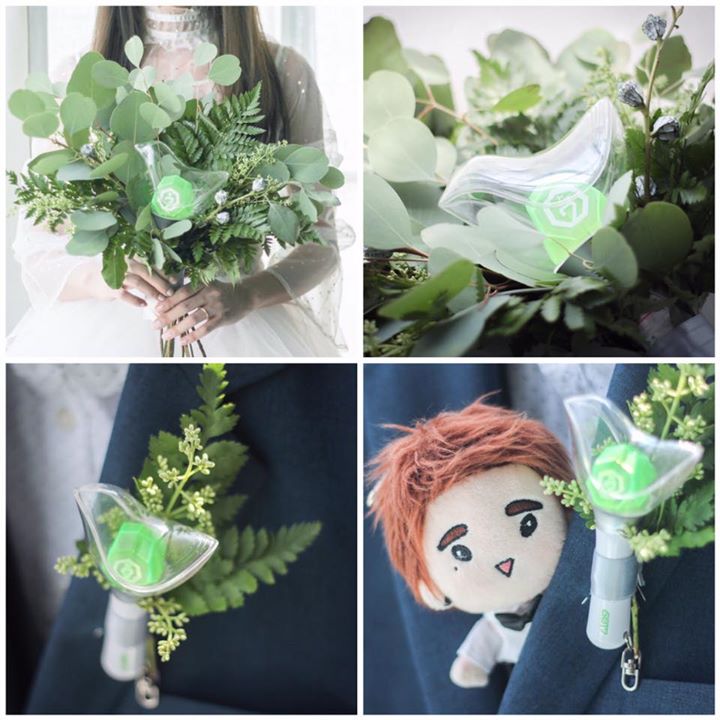 Một fangirl của GOT7 đã đưa lightstick của nhóm vào làm điểm nhấn cho bộ ảnh cưới của mình. Ngoài bó hoa của cô dâu, chiếc lightstick cỡ nhỏ còn được đính trên hoa cài áo của chú rể và một búp bê Youngjae lấp ló bên trong bộ tuxedo.