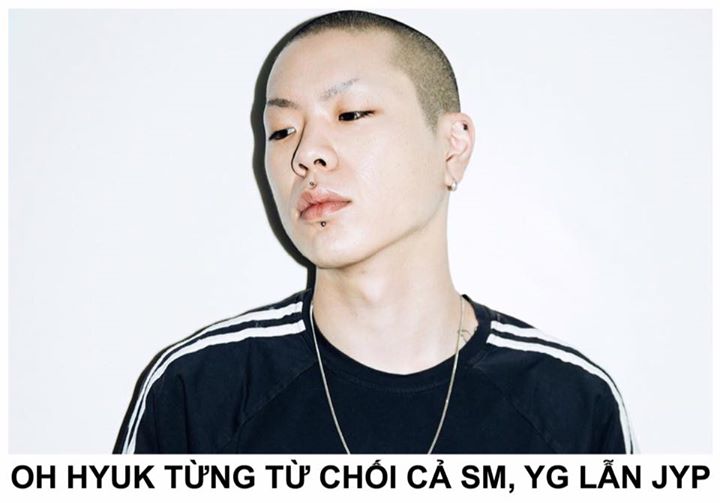 Trong buổi phỏng vấn với tạp ch&iacute; Vogue Korea, trưởng ban nhạc Hyukoh tiết lộ m&igrave;nh đ&atilde; vượt qua 3 v&ograve;ng thử giọng của cả Big 3 nhưng cuối c&ugrave;ng lại kh&ocirc;ng k&iacute; hợp đồng với bất k&igrave; c&ocirc;ng ty n&agrave;o: