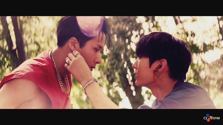 VIXX LR comeback với MV mới "WHISPER" 