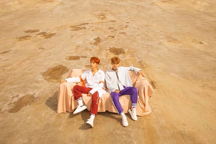 MXM (Im Young Min & Kim Dong Hyun) ra ảnh jacket cho mini album đầu tay "UNMIX" phát hành ngày 6/9. Ca khúc chủ đề "I'm The One" được sản xuất bởi Brand New Music 9999 và Esbee. 9999 từng tham gia sáng tác "Puss" của AOA Jimin và Iron, "Pretty" của INFINI