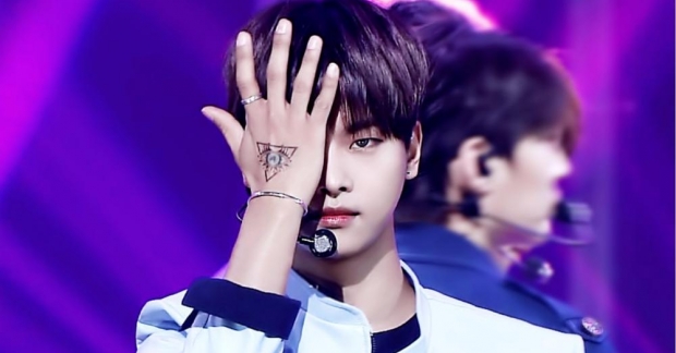 N (VIXX) bất ngờ đổ gục trên sân khấu