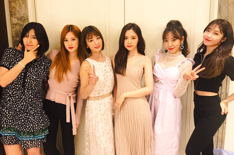 Apink thông báo màu chính thức của nhóm và các fan