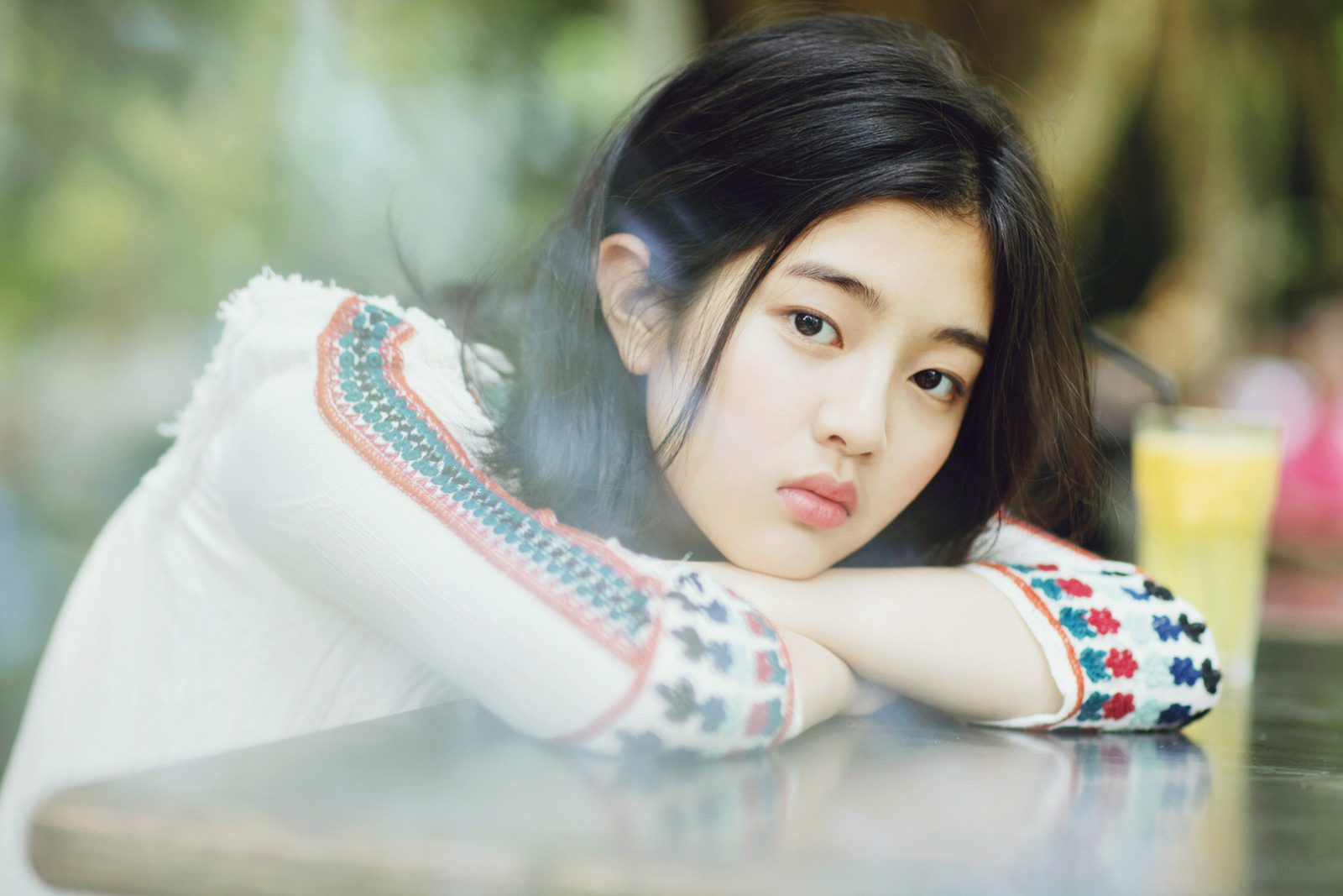 Thực tập sinh được yêu mến nhất JYP Entertainment có vẻ ngoài giống Suzy và Kang Sora