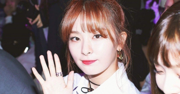 Seulgi (Red Velvet) hãnh diện với đôi tay cực kỳ quyến rũ