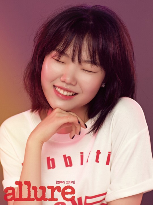 [naver] AkMu Suhyun, "Mỗi khi được nghỉ, em lại đi ăn tteokbokki cùng Kim Yoojung và Kim Saeron"