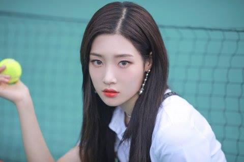 Pann: Jung Chaeyeon  make up kiểu này trông như một người khác  ㄷㄷ 