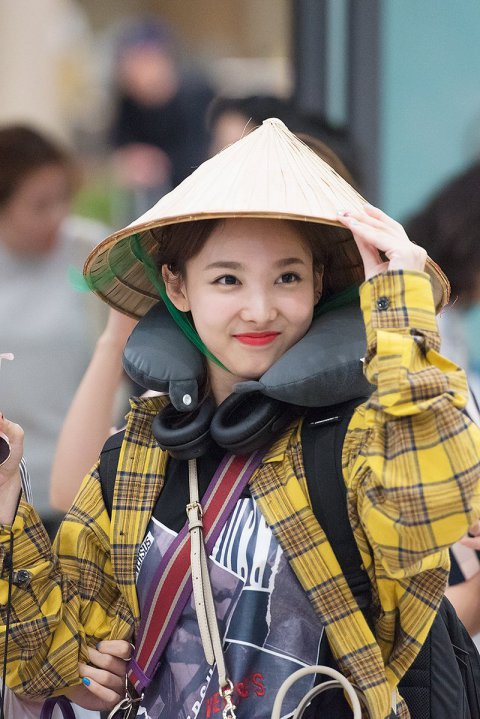 Pann: Nayeon người đảo ngược thời trang sân bay 180 độ  ㅋㅋㅋㅋㅋㅋㅋㅋㅋ