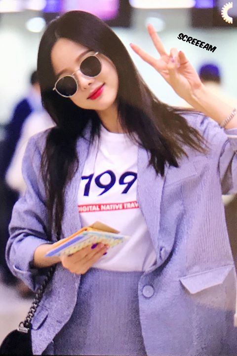 EXID Solji lần đầu tiên xuất hiện công khai ở sân bay sang Nhật Bản sau 1 năm 8 tháng trị bệnh cường giáp