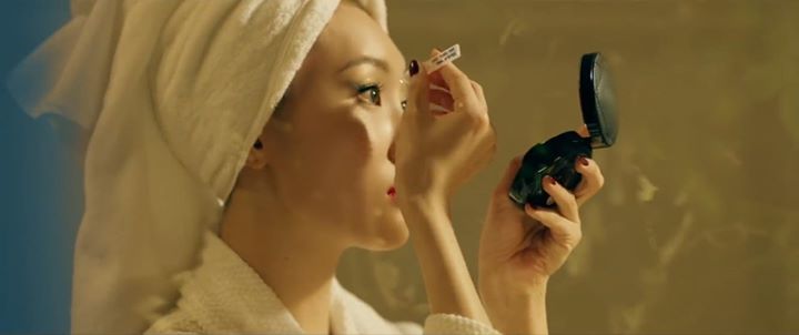 Sunmi nhỏ mắt trong teaser MV “Siren”