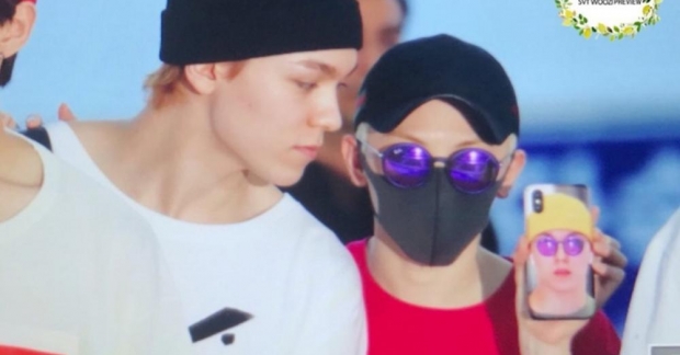 Tìm đâu ra nhóm nhạc “lầy” như SEVENTEEN: Chào hàng ốp điện thoại in khuôn mặt thành viên đẹp trai nhất nhóm