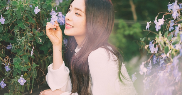 Cư dân mạng ngất ngây với những hình ảnh chụp Irene (Red Velvet) bên những đóa hoa: Người còn xinh đẹp hơn hoa vạn lần