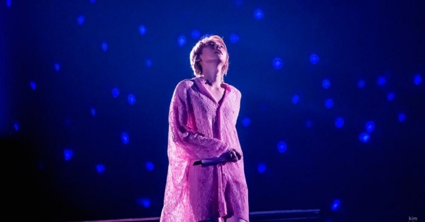 Fanboy đẹp trai lại nổi tiếng này của G-Dragon vừa tiếp tục thể hiện tình cảm với thần tượng ngay tại concert nhóm 