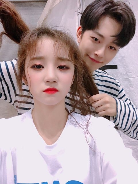 Pann: Có gì đó giữa Yoo Seonho và Yuqi thì phải?