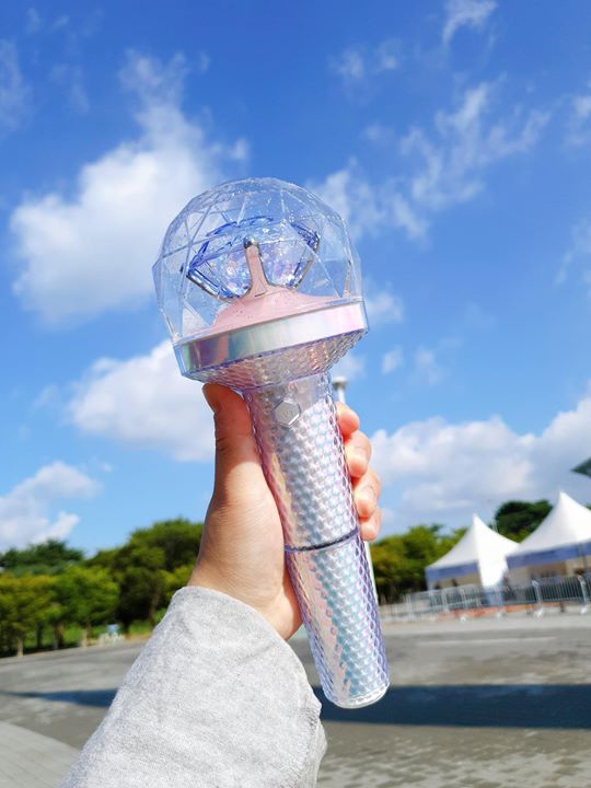 Cận cảnh ”visual của làng lightstick - Caratbong Ver. 2 (hay còn gọi là Newratbong) của SEVENTEEN