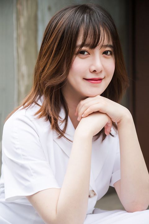 Bài báo: Goo Hye Sun hoàn thành thành công buổi triển lãm nghệ thuật giữa tranh cãi ly hôn với Ahn Jae Hyun "Lợi nhuận 20 triệu won được dùng để làm từ thiện"