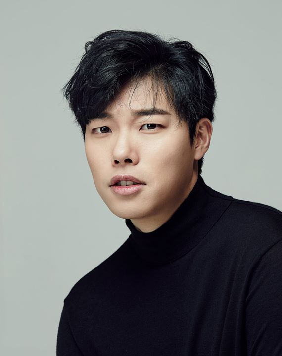 theqoo: Thật ấn tượng vì Ryu Jun Yeol vẫn có thể duy trì được fandom của mình