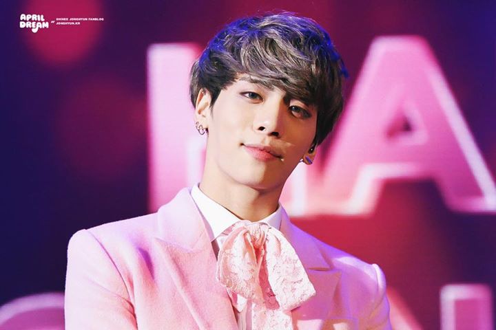 SHINee Jonghyun sẽ phát hành ca khúc solo "Inspiration" qua SM Station ngày 9/12. Đây là ca khúc R&B pha EDM do anh tự sáng tác và viết lời, đồng sản xuất với nghệ sĩ EDM IMLAY.